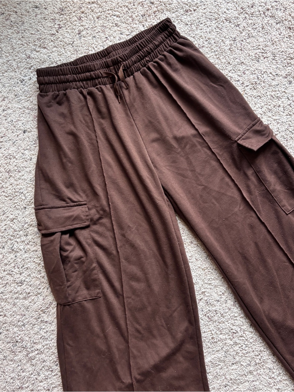 Women’s M Wide-Leg Cargo SweatPants in Dark Brown - Picture 2 of 8